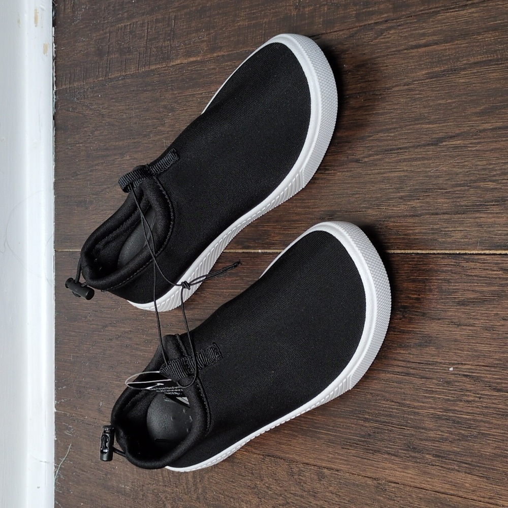 NWT Lands End Slip-On Water Shoes Kids Quick Dry Summer Size 2